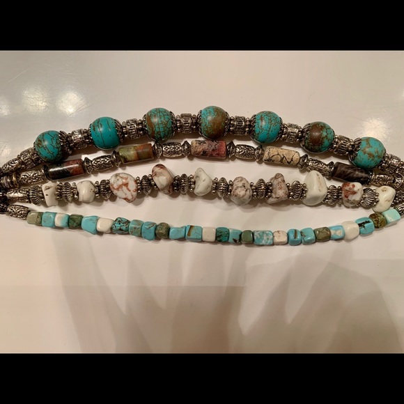 Never worn turquoise beaded bracelet - Picture 2 of 2
